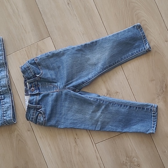 OshKosh Bgodh Denim Jacket and Jeans  for Kids Lot Of Two Size 2t, 18 M - Picture 5 of 9